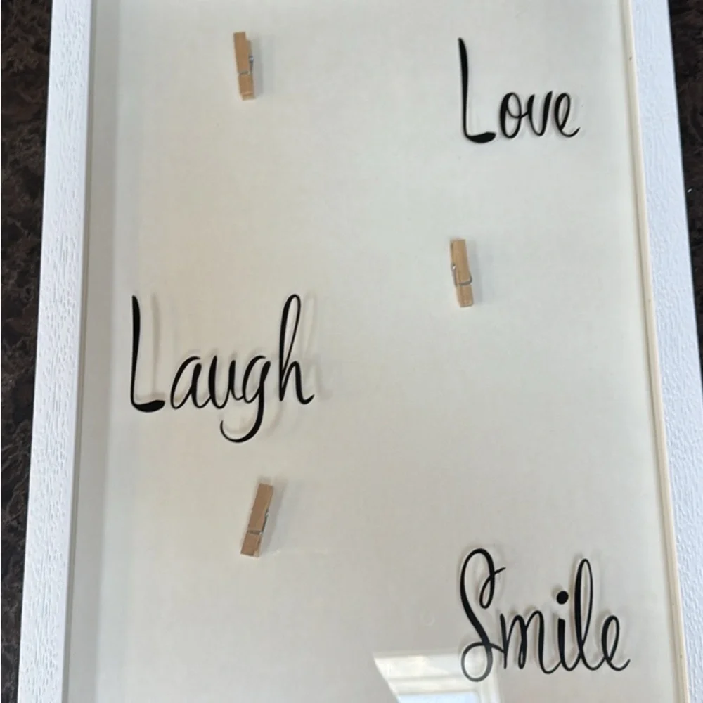 Love,‎ laugh, smile picture frame with Clips